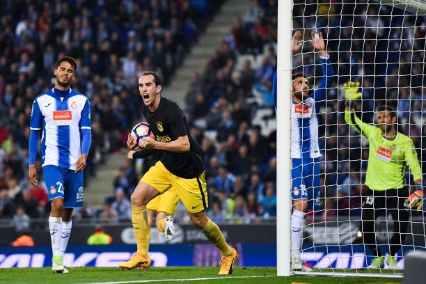 德甲转会传闻：冬窗临近，多支球队瞄准补强目标