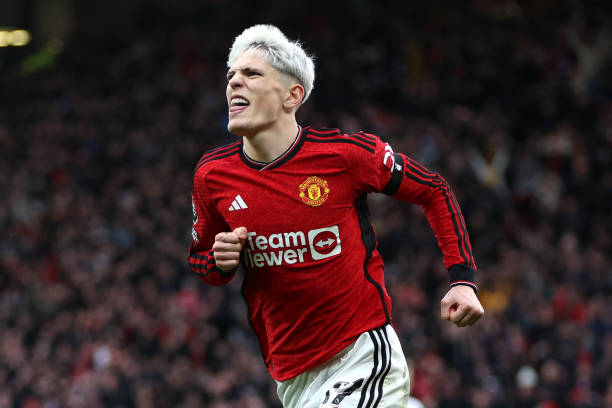 法甲右后卫与欧洲顶级联赛对比:差距与优势