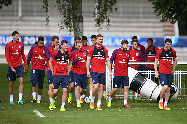 火狐AI预测VS球探实时比分：谁更接近2020欧洲杯冠军？