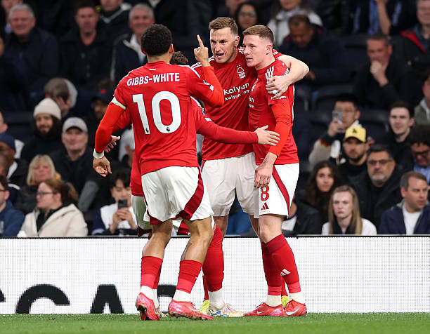 角球破门技巧：如何将角球转化为进球