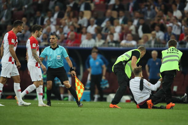 齐达内：从传奇球员到战术大师的足坛地位解析