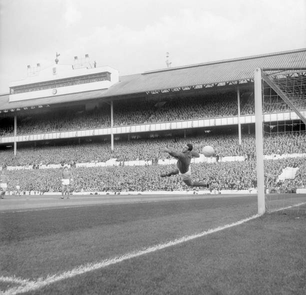 战术板上的范巴斯滕:教练会如何围绕他构建进攻体系?