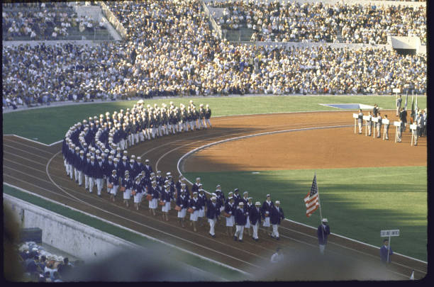 现代奥运会第一届：哪个国家成为东道主？