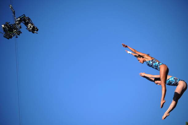 跳高过杆时的身体控制技巧解析