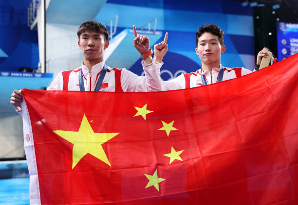 跳水赛事收官：选手表现与成绩分析