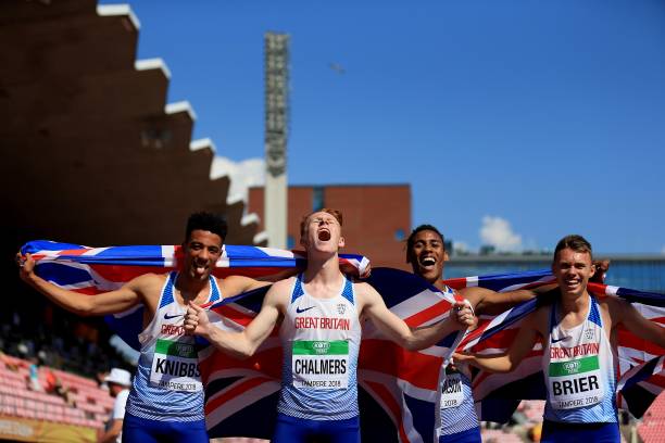 跳水王子与跳水皇后的完美结合：田亮和郭晶晶的恩爱照片精选