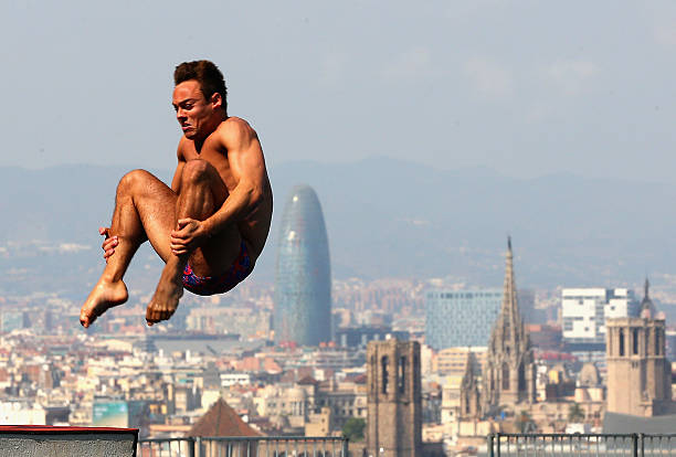 世界级长跑运动员身高统计：惊人的相似性