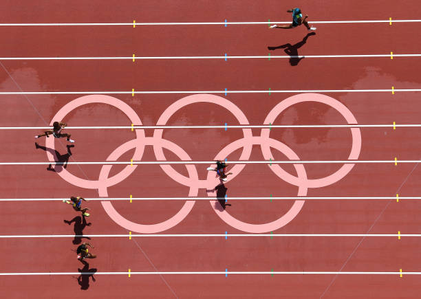 博尔特百米步数揭秘：为何他的步伐如此高效？