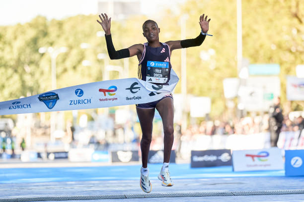 跳远标准动作解析：从助跑到落地全过程