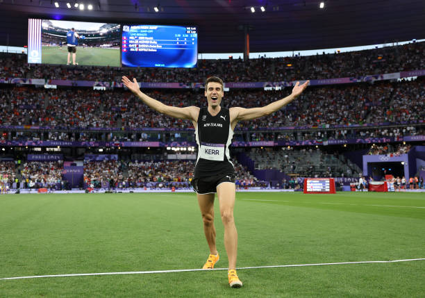 伏明霞的双料冠军对中国体育意味着什么？