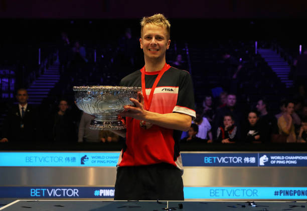 乒乓男单决赛火热开打！马龙VS樊振东，谁将称霸？