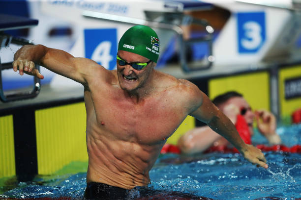 游泳对女性心理健康的影响:减压与情绪调节