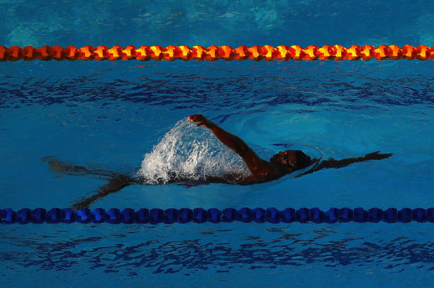 从迷茫到坚定：仰泳主角的内心成长历程