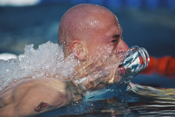 自由泳比赛中的转身规则详解