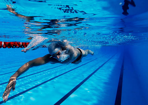 游泳圈翻转的历史与演变：从简单玩具到水上运动