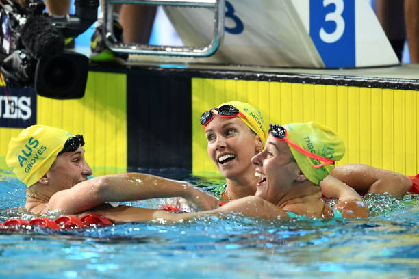 青少年男孩游泳兴趣培养与激励方法