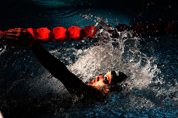 游泳对腰痛的益处:从姿势到肌肉放松的全面分析