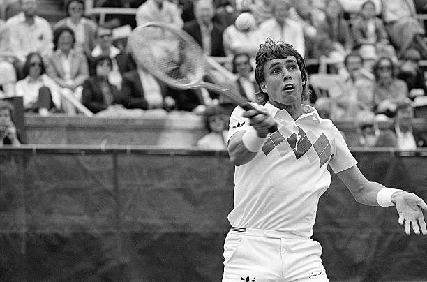 费德勒退役时间引发的回忆:那些经典比赛瞬间