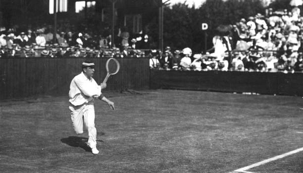 网球主裁判的视角:解读比赛中的关键判罚