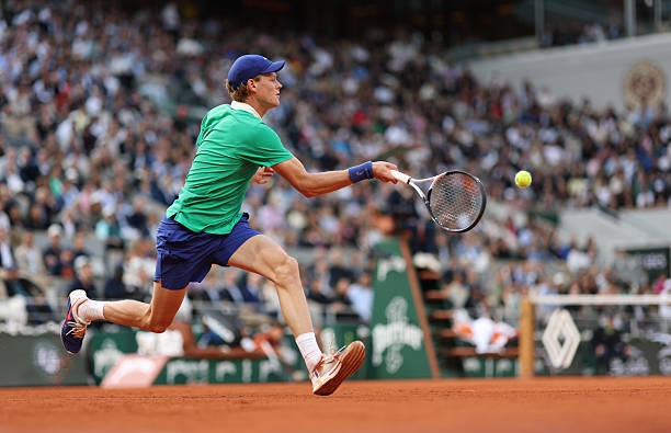 网球公开赛实时比分:纳达尔逆转晋级四强