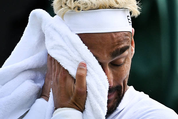 卡通网球比赛：照片中的幽默与活力