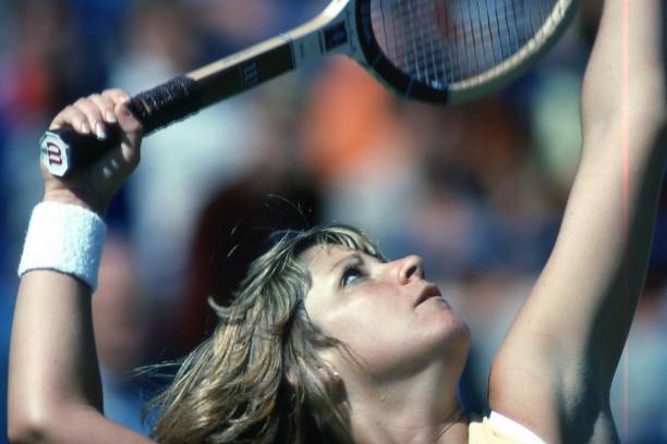 国际网联规定的标准网球场尺寸是多少?