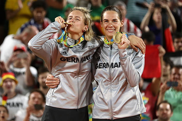 排球裁判员手势大全：比赛中的“无声语言”！