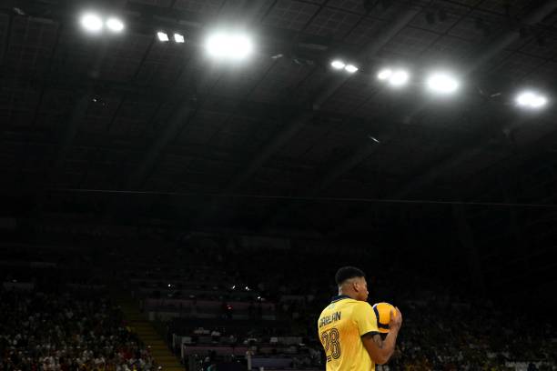 扣球排球装备指南：如何选择适合的球鞋与护具