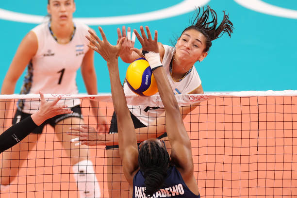 从菜鸟到高手:大学排球技能提升全攻略