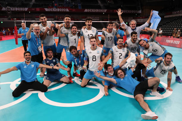 排球每队标准人数解析：6人制与4人制