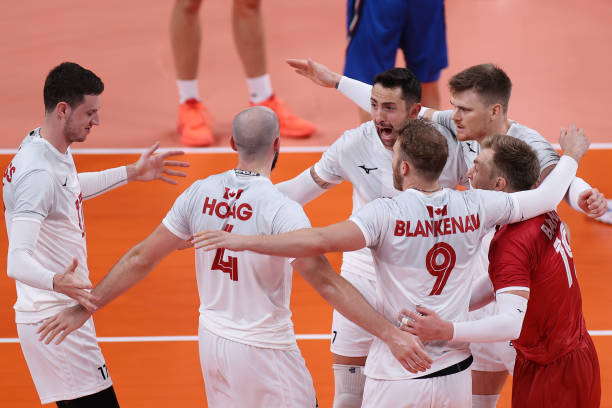 排球发球教学:从准备姿势到击球动作的完整流程