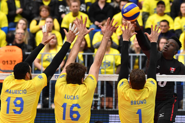 新手必看：排球比赛中的轮转规则与站位指南