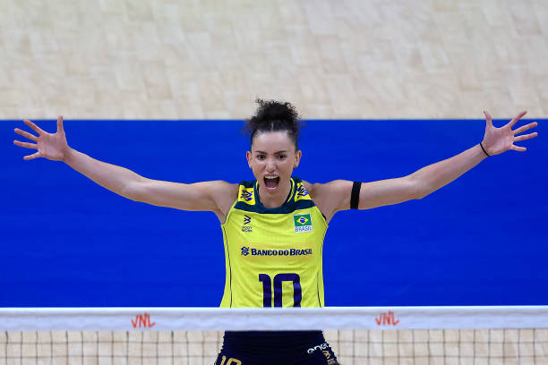 6人制排球副攻站位规则视频教程