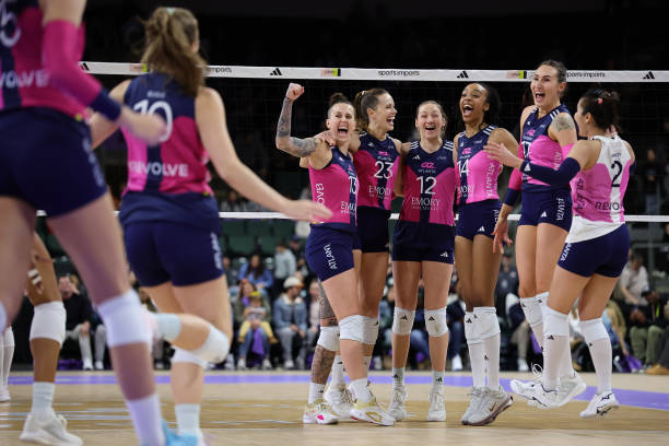 排球比赛中的位置轮换：发球顺序与得分策略