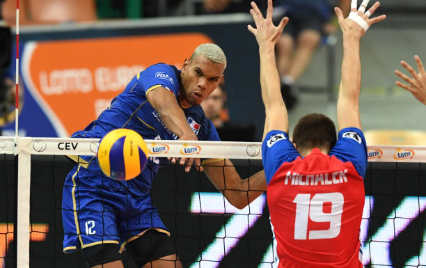 六人制排球发球规则详解：从站位到动作，避免犯规的关键点