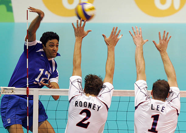 郎平宣布不再执教，女排黄金时代迎来转折