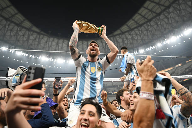 足球史上的里程碑：韩日世界杯举办于哪一年？