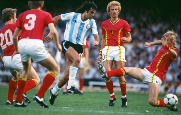 亚洲12强分组解析:谁将直通卡塔尔世界杯?